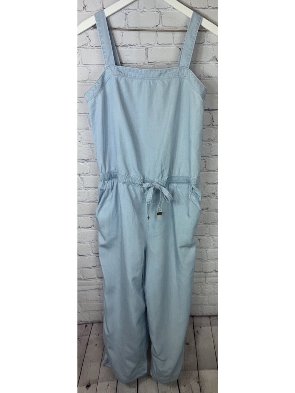 LOFT Ann Taylor Jumpsuit Women’s Medium Blue Chambray 100% Lyocell